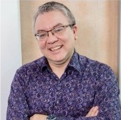 Retrato de Dr. Arizio Sweeting, tutor do CELTA no São Paulo Open Centre