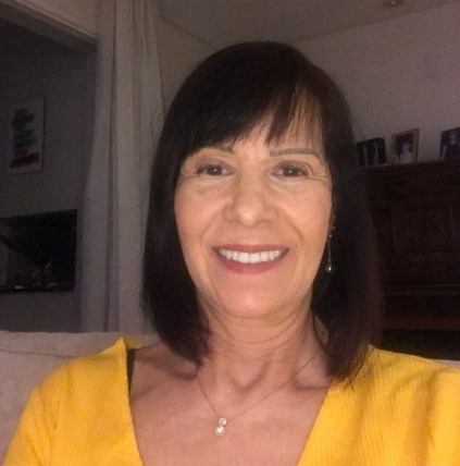 Sonia Cury — Gerente de Exames Cambridge English (CEM — Centre Exams Manager) e OET
